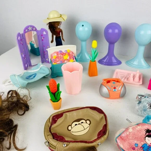 Bratz Dolls Wigs Suitcase Boombox Backpack Toy Accessories Lot Pretend Play